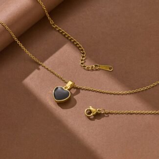 Onyx Shell Heart Stainless Steel Necklaces